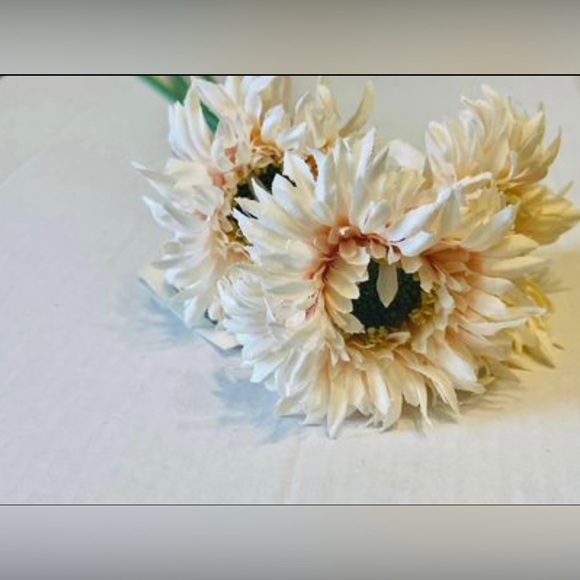 *Triple Gerbera Daisy Bouquet, Cream Pink - Picture 8 of 10